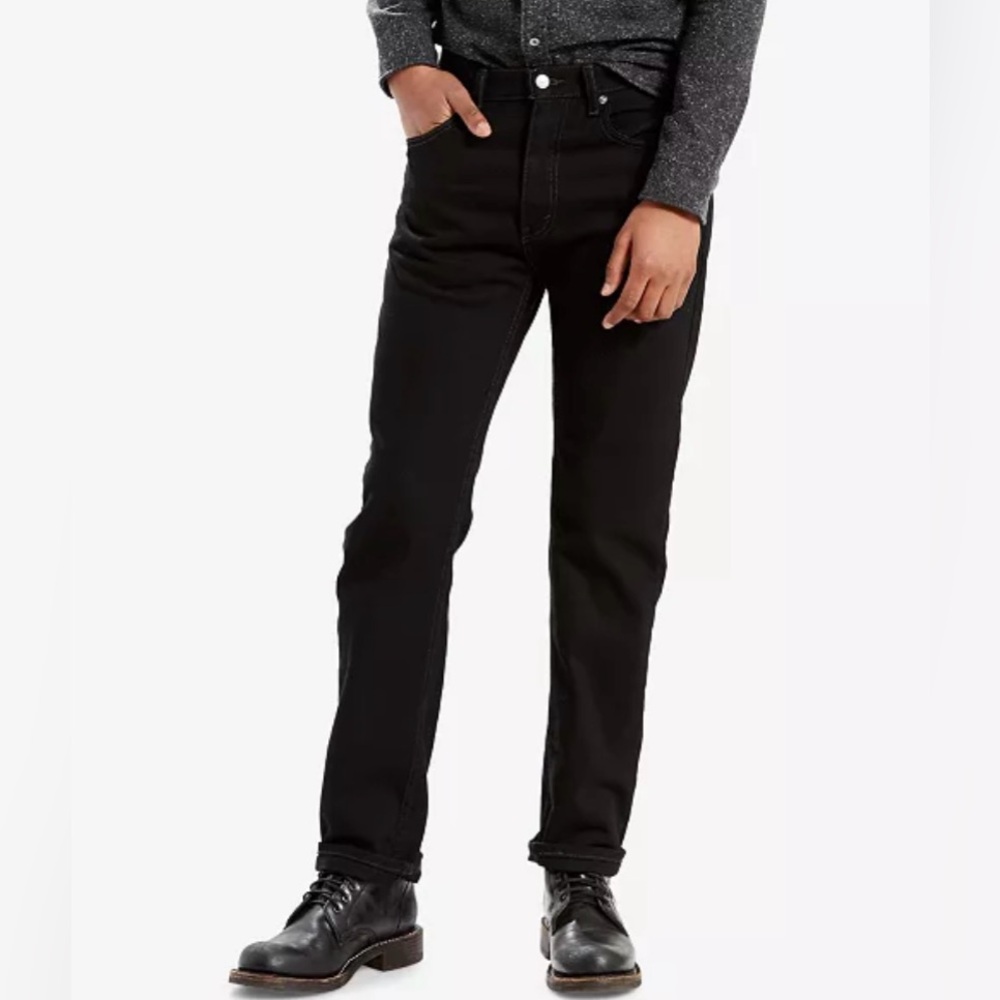 LEVIS 505
MENS 34X32
BLACK/STANDARD FIT 

NEW IN PACKAGE!